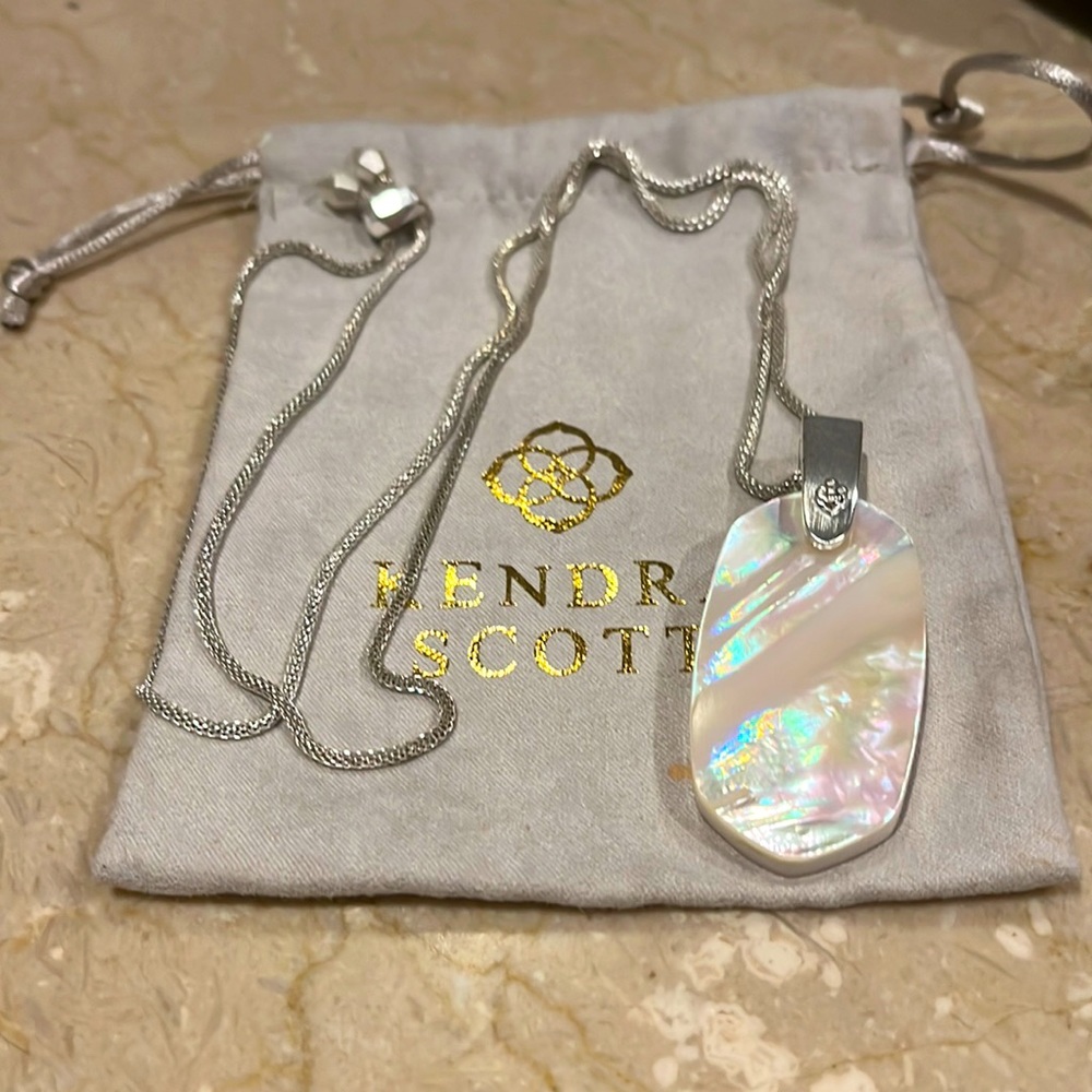 Kendra Scott pearly white necklace